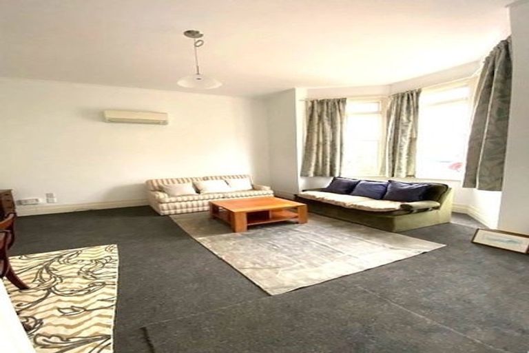 Photo of property in 104 Tinakori Road, Thorndon, Wellington, 6011