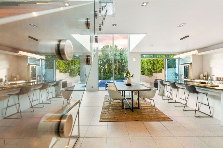 Photo of property in 7 Rangi Avenue, Schnapper Rock, Auckland, 0632