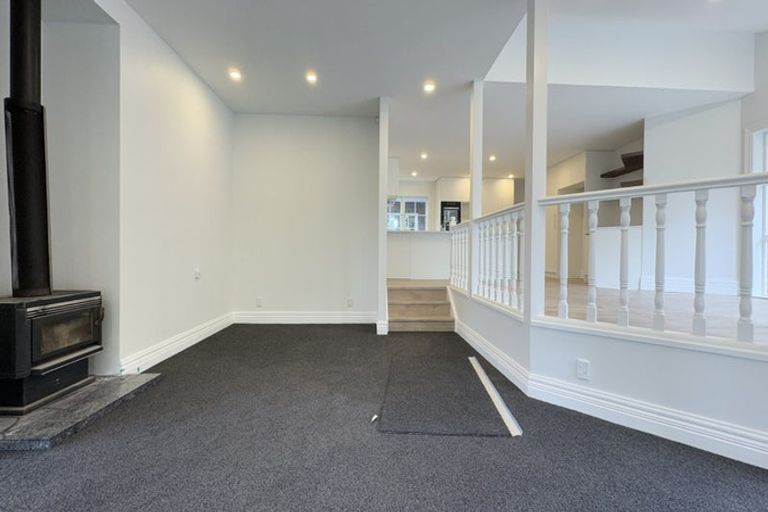 Photo of property in 14 Amreins Road, Waitakere, Henderson, 0782