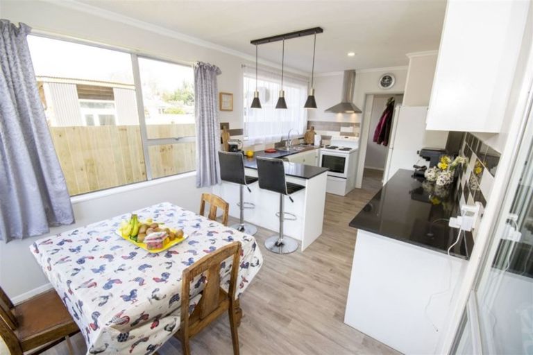 Photo of property in 29 Kings Avenue, Waikuku Beach, 7402