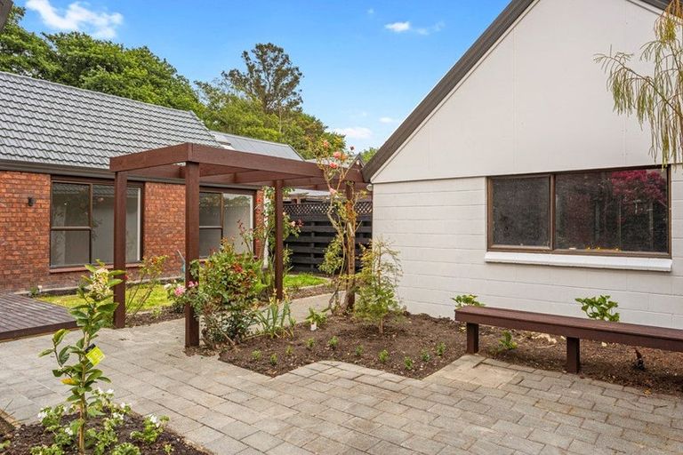 Photo of property in 6b Rubens Place, Burnside, Christchurch, 8053