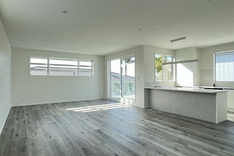 Photo of property in 319b East Coast Road, Mairangi Bay, Auckland, 0630