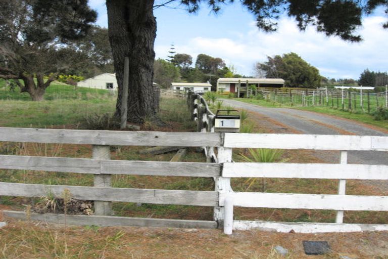 Photo of property in 120 Otaihanga Road, Otaihanga, Paraparaumu, 5036