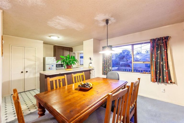 Photo of property in 212 Royal Road, Massey, Auckland, 0614