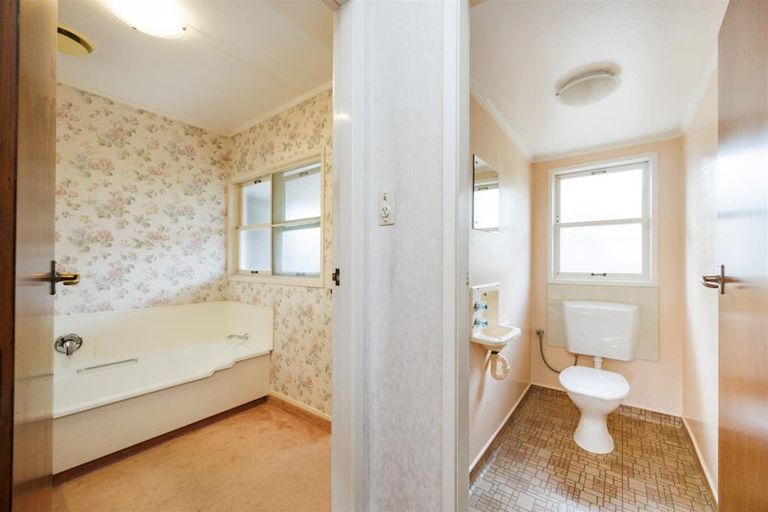 Photo of property in 37 Follett Street, Marton, 4710