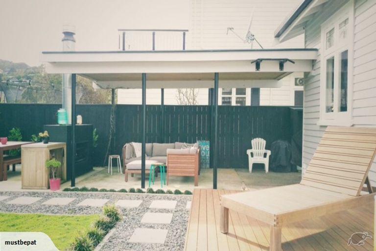 Photo of property in 18 Fernlea Avenue, Karori, Wellington, 6012