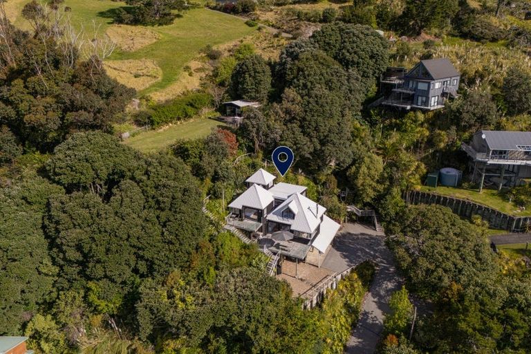 Photo of property in 5 Florence Place, Hahei, Whitianga, 3591