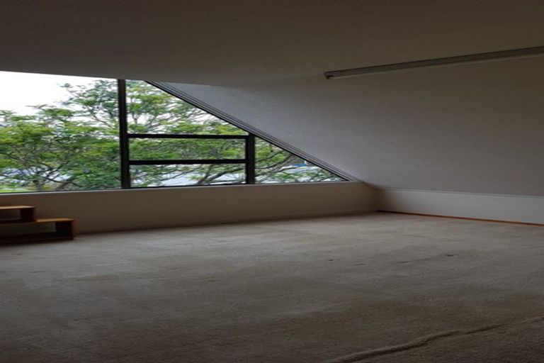 Photo of property in 12 Dayspring Way, Pakuranga, Auckland, 2010