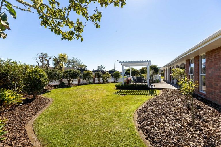 Photo of property in 51 Manu Crescent, Upper Vogeltown, New Plymouth, 4310