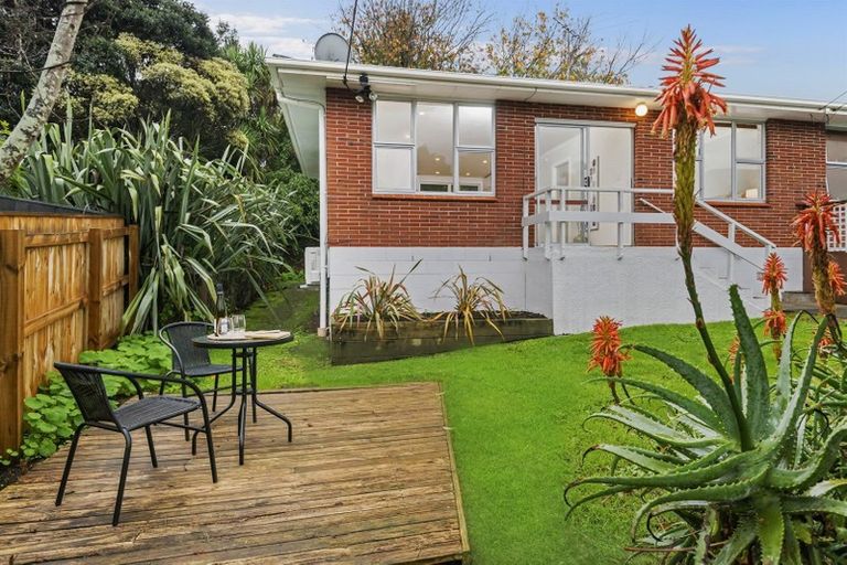 Photo of property in 1/26 Rewi Street, Torbay, Auckland, 0630