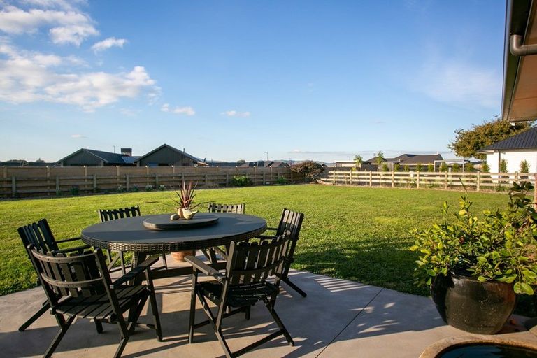 Photo of property in 43 Seachange Drive, Leamington, Cambridge, 3432