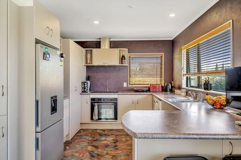 Photo of property in 75 Parnell Heights, Kelvin Grove, Palmerston North, 4414