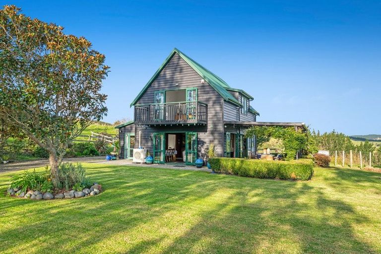 Photo of property in 88 Pipitiwai Drive, Helensville, Kaukapakapa, 0871