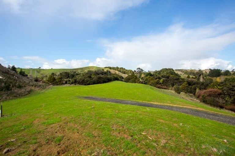 Photo of property in 50 Mick Dillon Road, Tahekeroa, Kaukapakapa, 0873