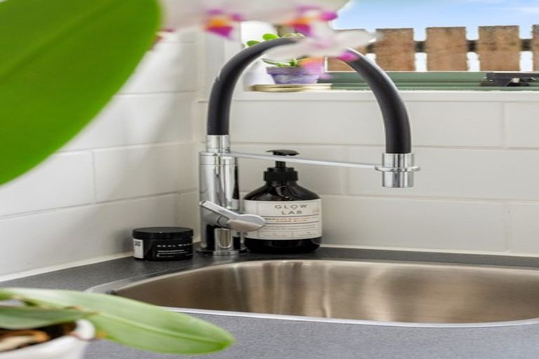 Photo of property in 10b Resolution Road, Welcome Bay, Tauranga, 3112