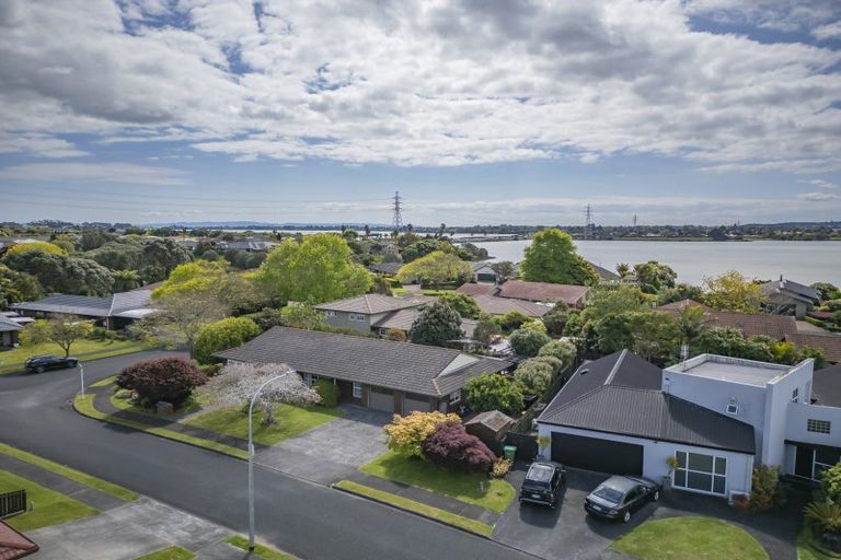 Photo of property in 2 Roselawn Lane, Pahurehure, Papakura, 2113