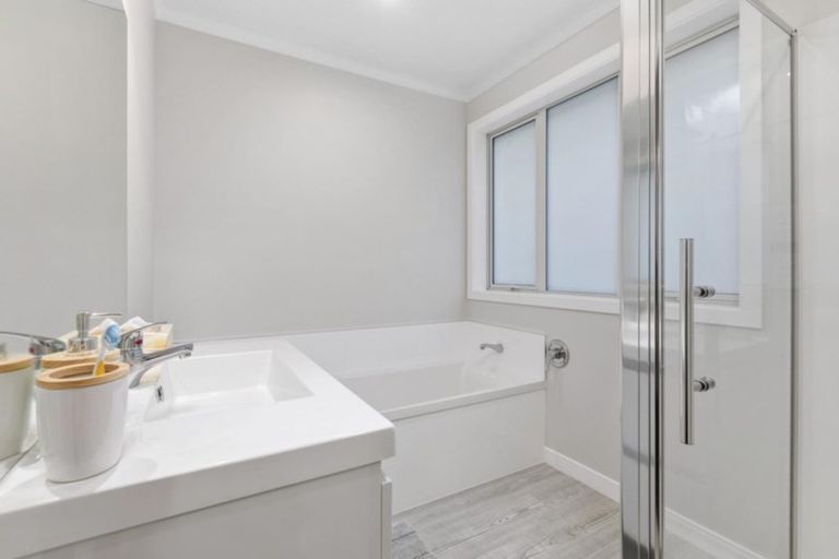 Photo of property in 52 Awataha Crescent, Pyes Pa, Tauranga, 3110