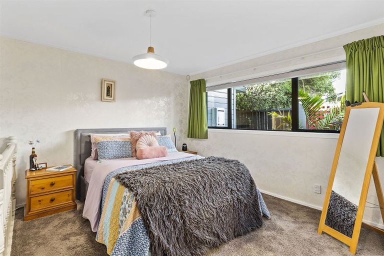 Photo of property in 17 Langwell Place, Papakowhai, Porirua, 5024