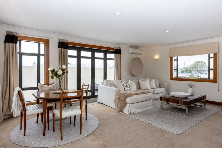 Photo of property in 243 Emerson Street, Napier South, Napier, 4110