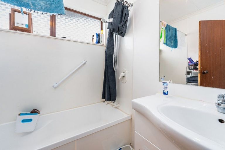 Photo of property in 34 Paradise Place, Milson, Palmerston North, 4414