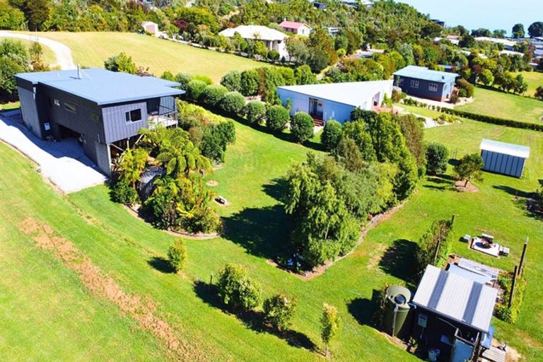 Photo of property in 53 Nyhane Drive, Ligar Bay, Takaka, 7183