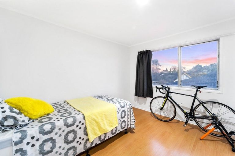 Photo of property in 327 Triangle Road, Massey, Auckland, 0614