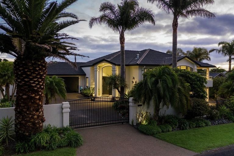 Photo of property in 12 Clyside Avenue, Half Moon Bay, Auckland, 2012