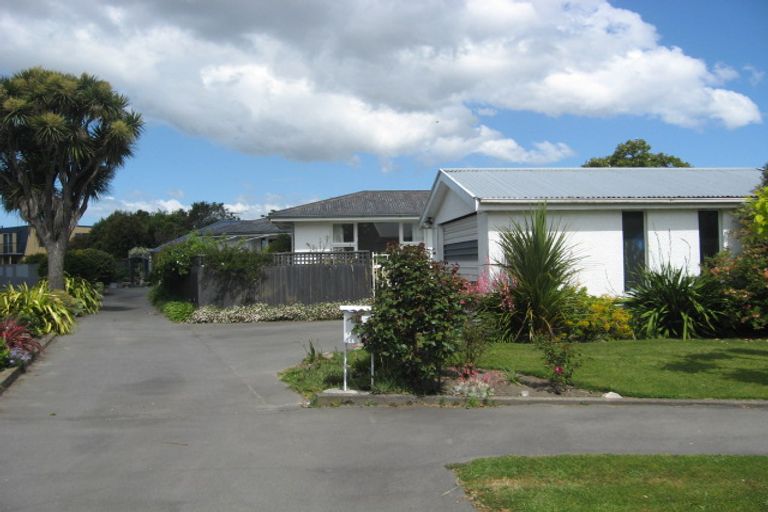 Photo of property in 28a Canberra Place, Redwood, Christchurch, 8051