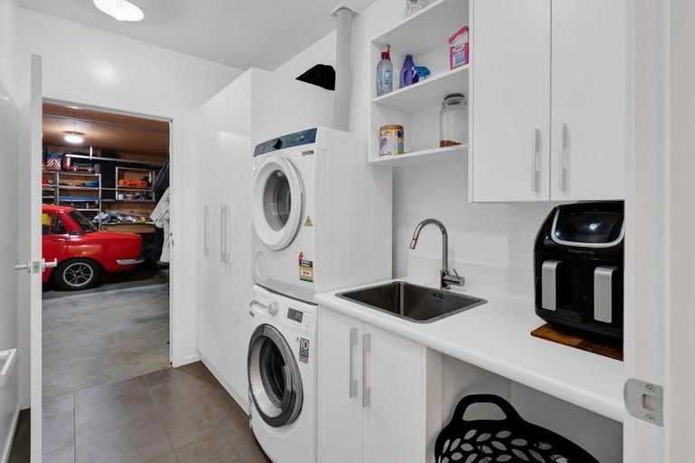 Photo of property in 77 Brooklands Road, Brooklands, New Plymouth, 4310