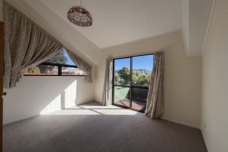 Photo of property in 7 Aotearoa Terrace, Murrays Bay, Auckland, 0630