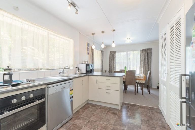 Photo of property in 124 George Street, Stokes Valley, Lower Hutt, 5019