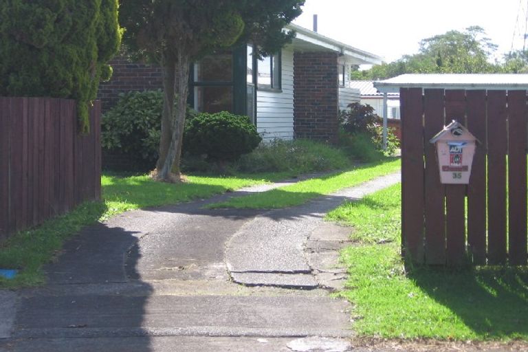 Photo of property in 35 Laureston Avenue, Papatoetoe, Auckland, 2025