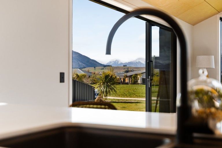Photo of property in 3 Pepperwood Green, Albert Town, Wanaka, 9305