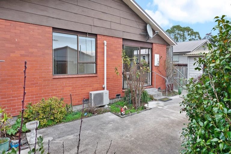 Photo of property in 32b Laing Crescent, Heathcote Valley, Christchurch, 8022