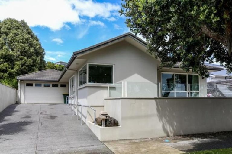 Photo of property in 67 Whiteley Street, Moturoa, New Plymouth, 4310