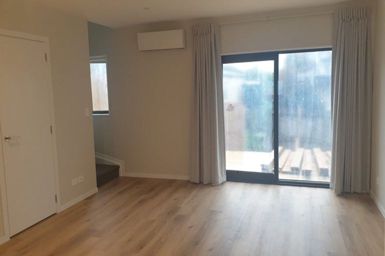 Photo of property in 6/15 Sunhill Road, Sunnyvale, Auckland, 0612