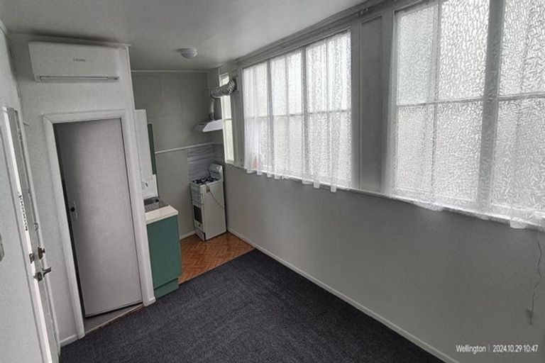 Photo of property in 1/50 Clyde Street, Island Bay, Wellington, 6023