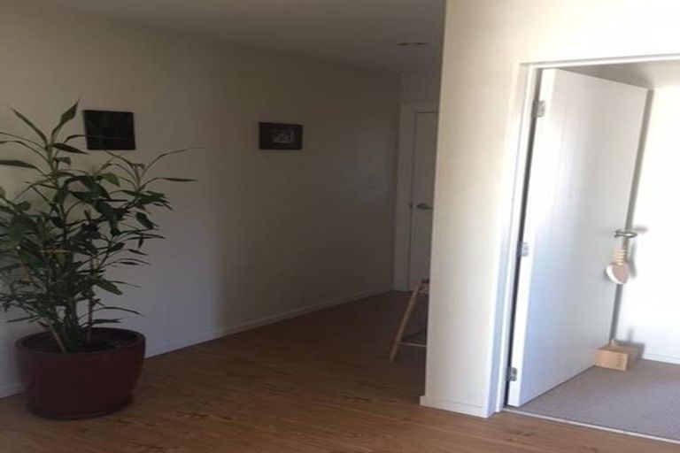 Photo of property in 57 Hayr Road, Three Kings, Auckland, 1042