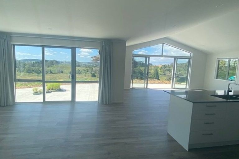 Photo of property in 274 Whitehills Road, Waitoki, Silverdale, 0994