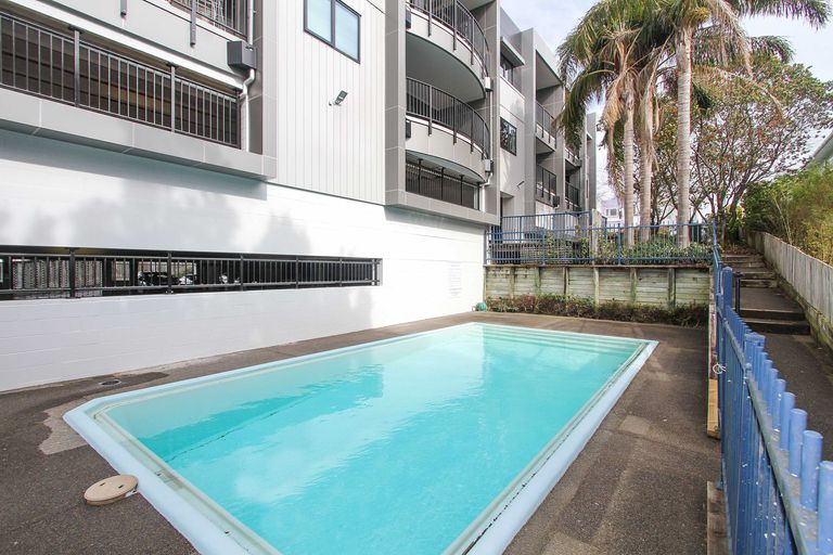 Photo of property in 9/241 Hinemoa Street, Birkenhead, Auckland, 0626