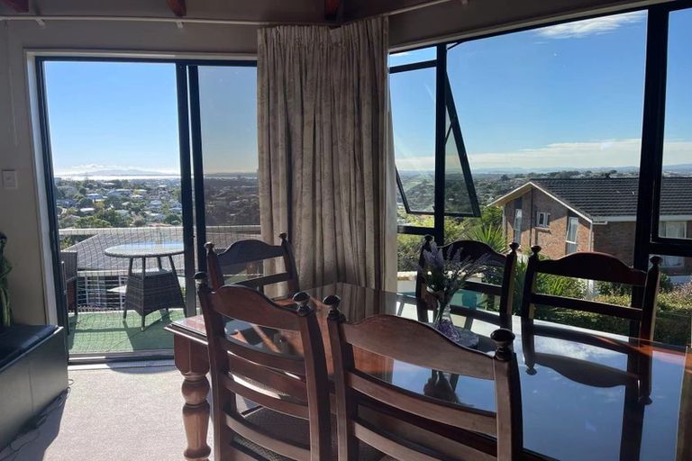 Photo of property in 1/191 Glenfield Road, Hillcrest, Auckland, 0627