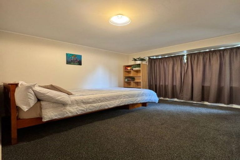 Photo of property in 7 Golf Road, New Lynn, Auckland, 0600
