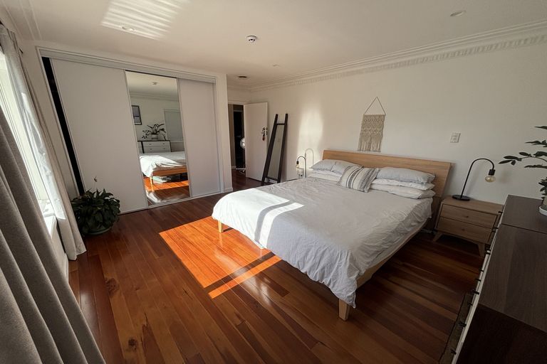 Photo of property in 16 Taikata Road, Te Atatu Peninsula, Auckland, 0610