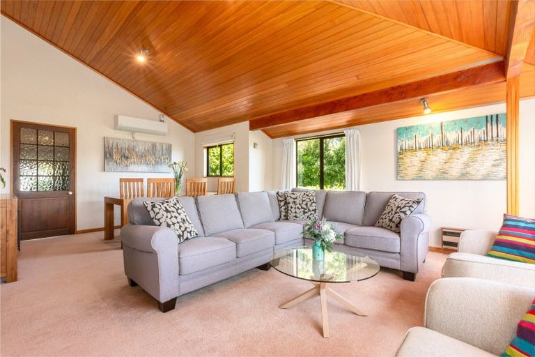 Photo of property in 2/16 Cheviot Road, Lowry Bay, Lower Hutt, 5013