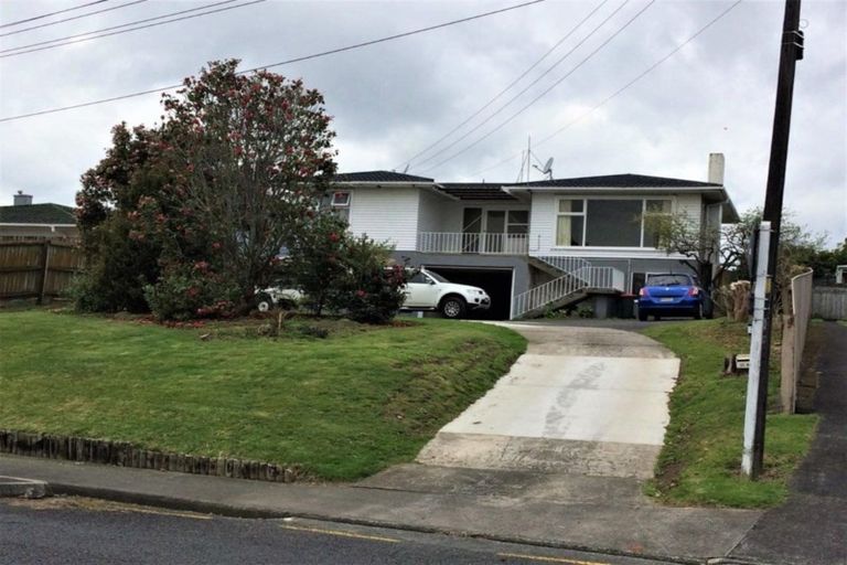 Photo of property in 26 Ray Small Drive, Papakura, 2110