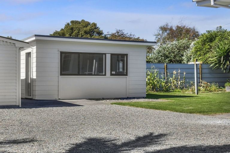 Photo of property in 20 Aotaki Street, Otaki, 5512