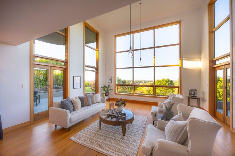 Photo of property in 45 The Strand, Fitzherbert, Palmerston North, 4410