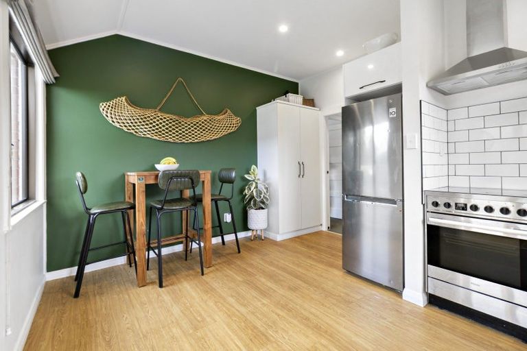 Photo of property in 144 Oxford Terrace, Epuni, Lower Hutt, 5011