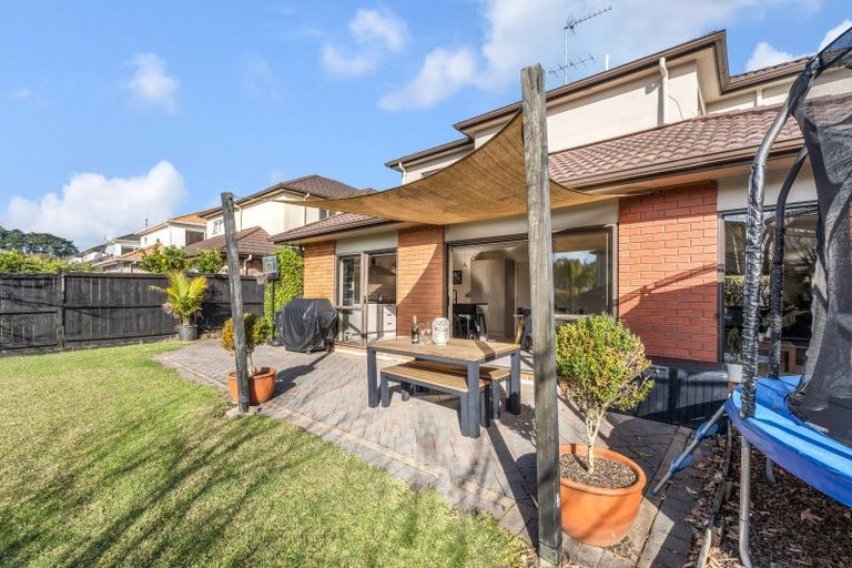 Photo of property in 4 Bridgefield Crescent, Flat Bush, Auckland, 2016