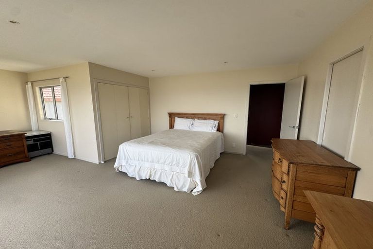 Photo of property in 14 Forbes Lane, Newlands, Wellington, 6037